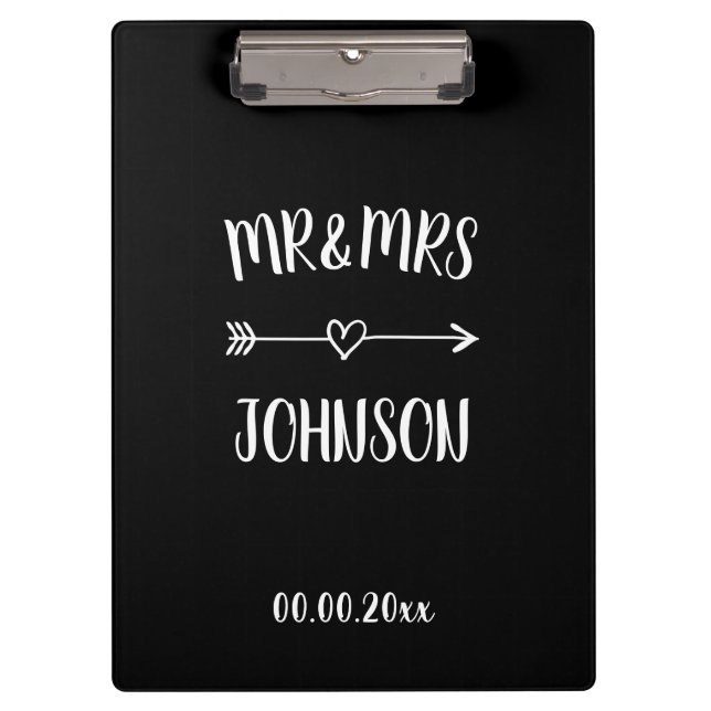 Mr and Mrs wedding clipboard with heart arrow (Front)