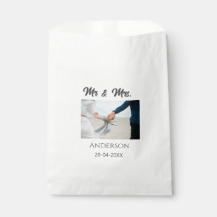 Mr & Mrs add family name date year wedding favour  Bags