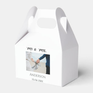 Mr & Mrs add family name date year wedding favour Box
