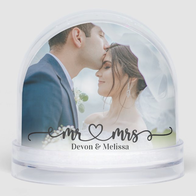 Mr & Mrs Couple Picture Calligraphy Heart Wedding Snowglobe (Front)