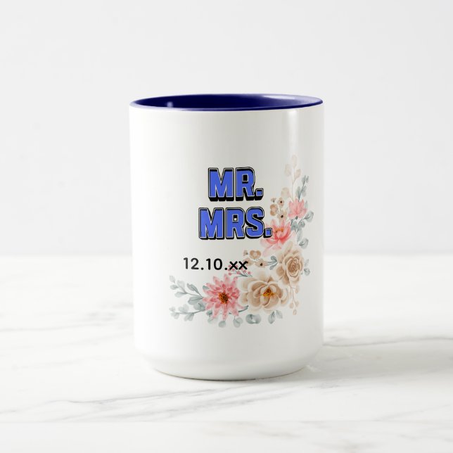 Mr. & Mrs. Mug (Center)