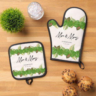 Mr. & Mrs. Tropical Leaves Script Wedding  Oven Mitt & Pot Holder Set