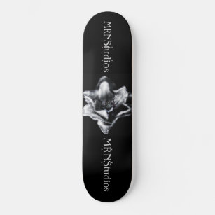 MRNStudios Vinny Skateboard