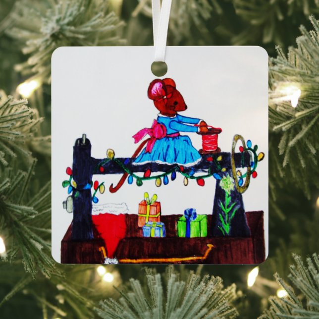 MS. MOUSE MAKES A SANTA HAT  METAL TREE DECORATION (Insitu)