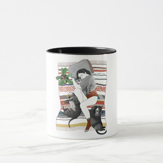 Mug | The girl lies with three cats and a plant (Center)