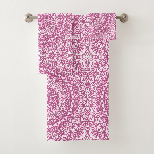 Mulberry Mandala Geometric Pattern Bath Towel Set (Insitu)