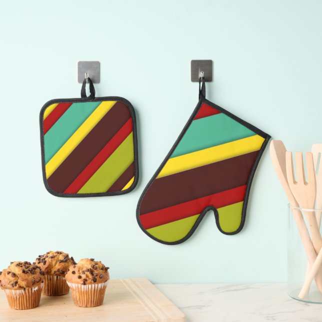 Multi-Coloured Diagonal Stripes Oven Mitt & Pot Holder Set (Insitu(Hanging))