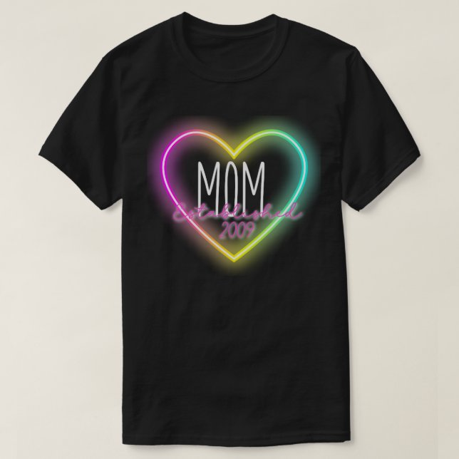 Mum established 2000 to 2023 heart  T-Shirt (Design Front)