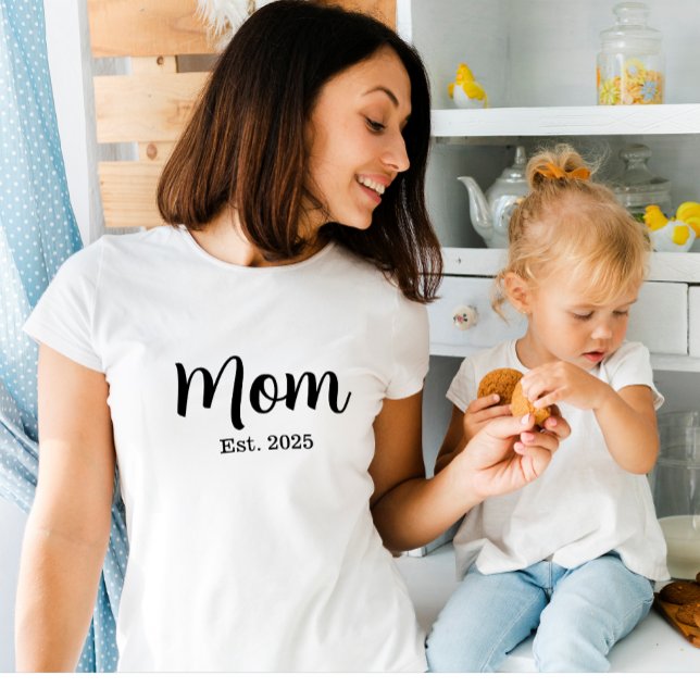 Mum Established  T-Shirt (Creator Uploaded)