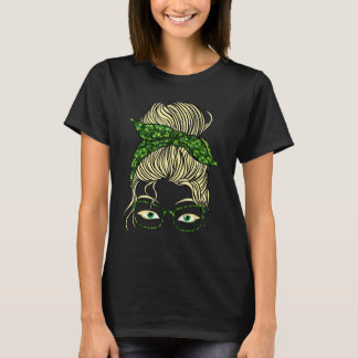 Mum Women Messy Bun St Patricks Day Shamrock Clove T-Shirt