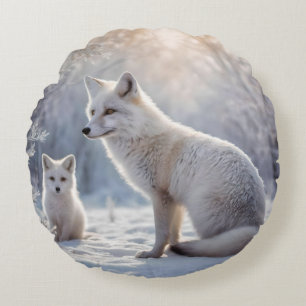 Mummy And Baby White Arctic Foxes, Round Cushion