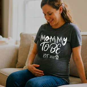 Mummy To Be Est 2026 Pregnancy Announcement T-Shirt