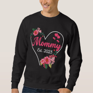 Mummy to Grandma 2023 Pregnancy Announcement Funny Sweatshirt