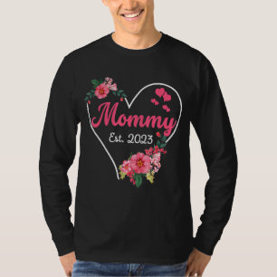 Mummy to Grandma 2023 Pregnancy Announcement Funny T-Shirt