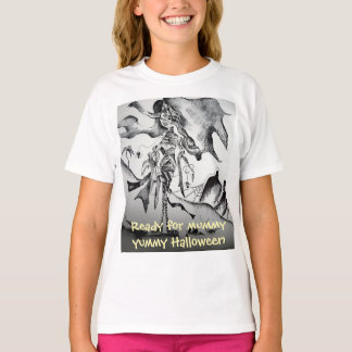 Mummy yummy Halloween  T-Shirt