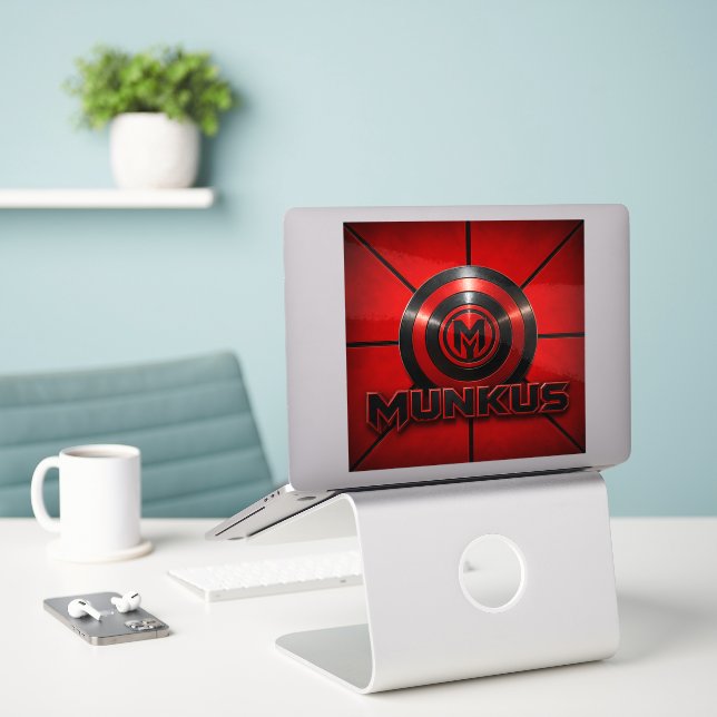 munkus label sticker/league of Kings stickers (Laptop On Desk)