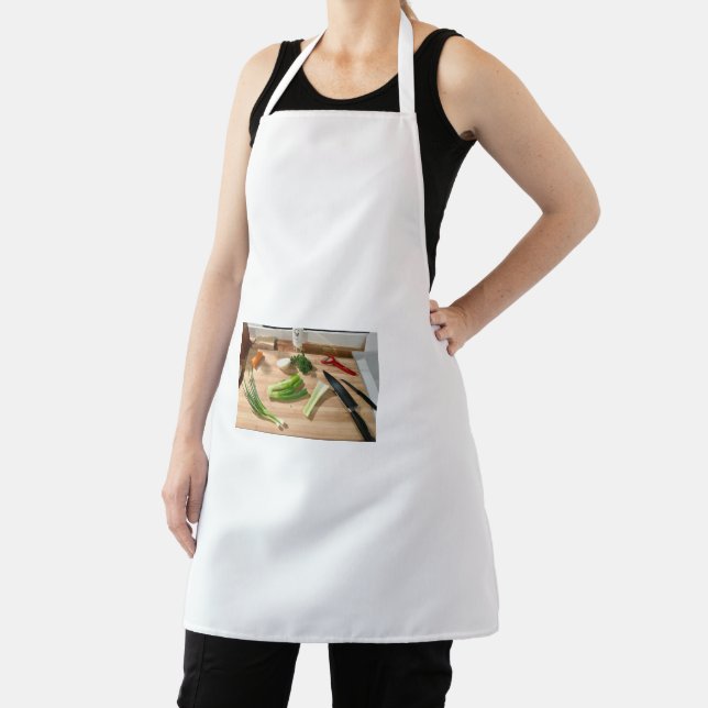 Murugi Kitchen Essentials Kitchen- Apron, Medium Apron (Insitu)