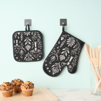 Mystical Boho Mushroom Design – Botanical Folk Art Oven Mitt & Pot Holder Set