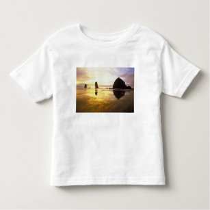 N.A., USA, Oregon, Cannon Beach Sunset with Toddler T-Shirt