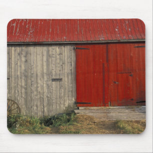 NA, Canada, New Brunswick, Shepody. Red barn Mouse Mat