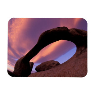 NA, USA, California, Eastern Sierra, Alabama Magnet
