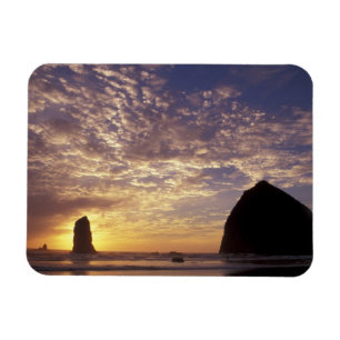 NA, USA, Oregon, Oregon Coast, Canon Beach with Magnet