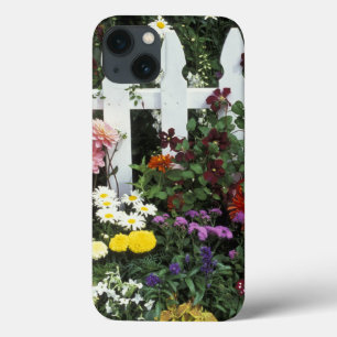 NA, USA, Washington, Sammamish, White picket iPhone 13 Case