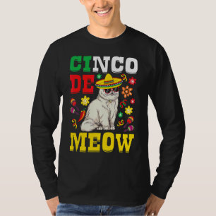 Nacho Average Detective Sombrero Beard Cinco De Ma T-Shirt