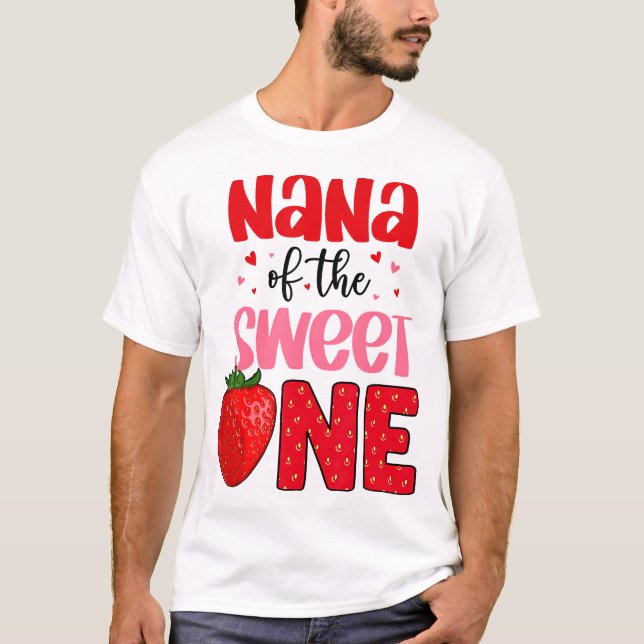 Nana Of The Sweet One Strawberry Birthday Family P T-Shirt (Front)