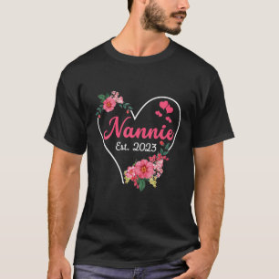 Nannie To Grandma 2023 Pregnancy Announcement Funn T-Shirt