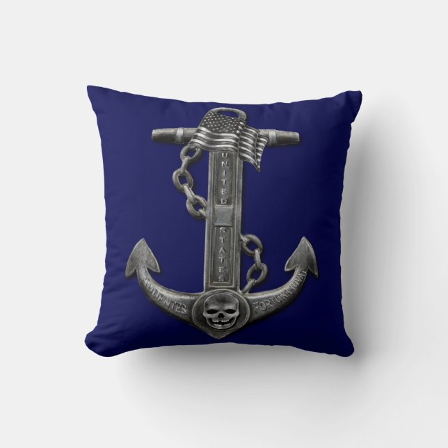 Nautical distressed anchor skull flag  cushion (Front)