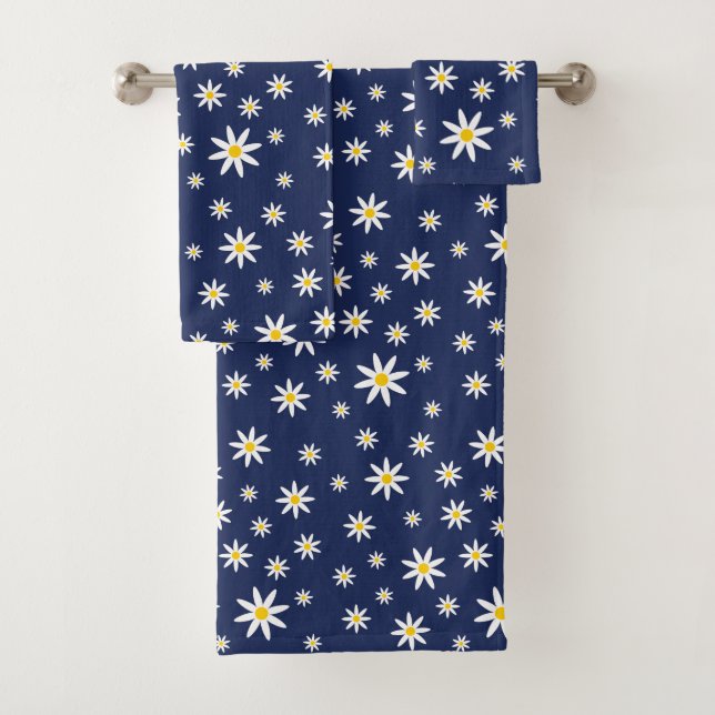 Navy Daisy Bath Towel Set (Insitu)