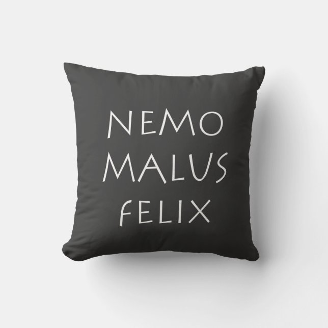Nemo malus felix cushion (Front)
