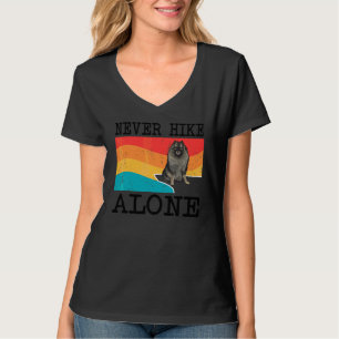 Never Hike Alone Keeshond Graphic Hiking T-Shirt