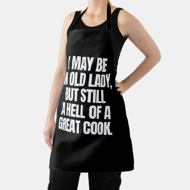 Never underestimate a woman who loves cooking! apron (Insitu)