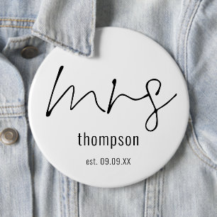 New Bride Mrs Script Name Keepsake  6 Cm Round Badge