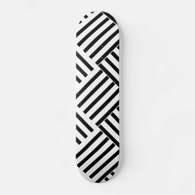New line 2 skateboard (Front)