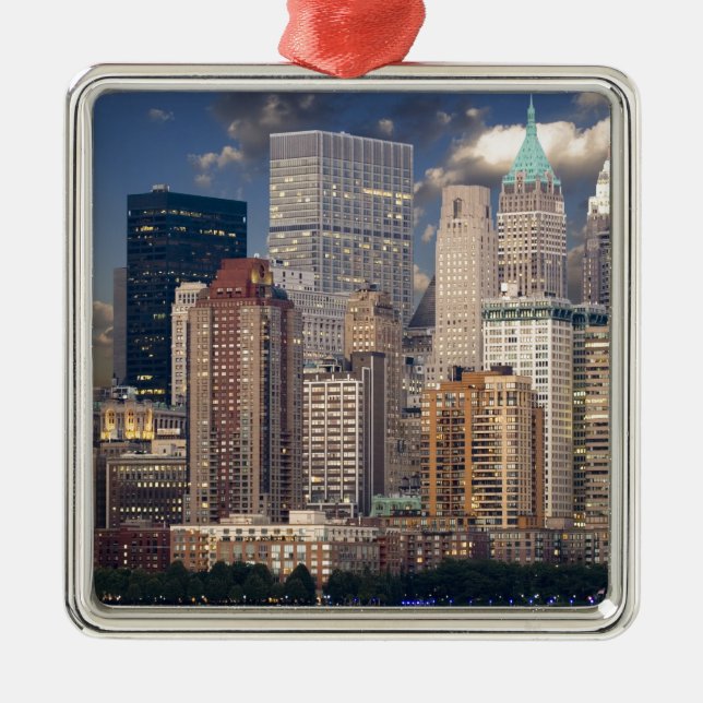 New York City Manhattan Metal Tree Decoration (Front)