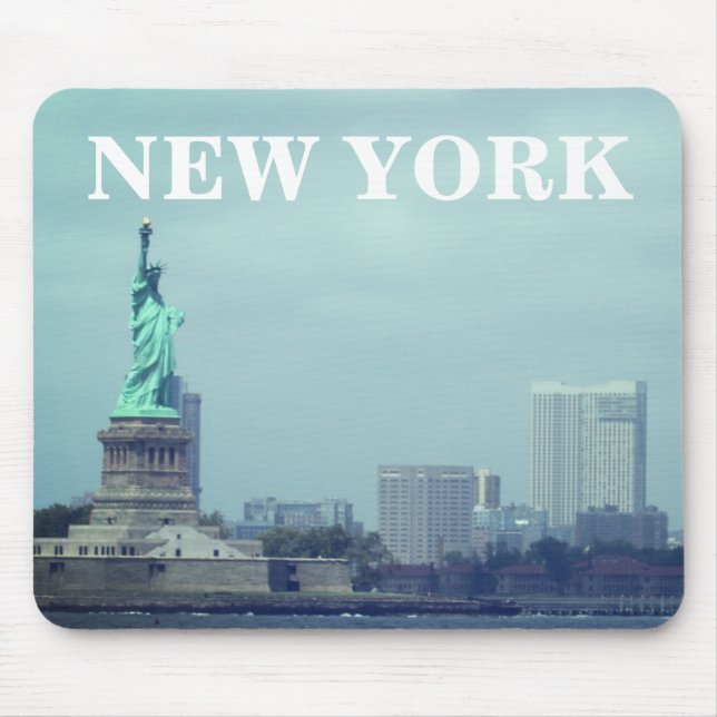 New York Statue of Liberty and Cityscape Mouse Mat (Front)