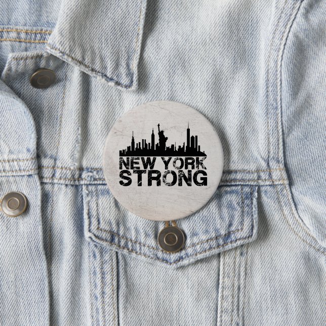 New York Strong 7.5 Cm Round Badge (In Situ)