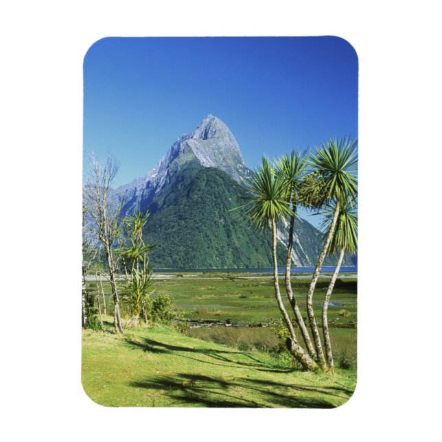 New Zealand, South Island,  Mitre Peak, Magnet (Vertical)