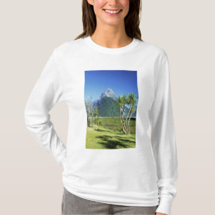New Zealand, South Island,  Mitre Peak, T-Shirt