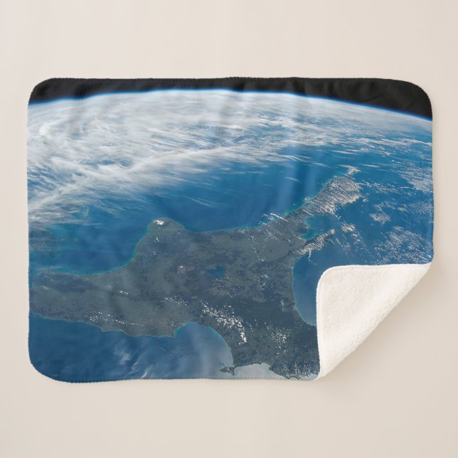 New Zealand's North Island. Sherpa Blanket (Front (Horizontal))