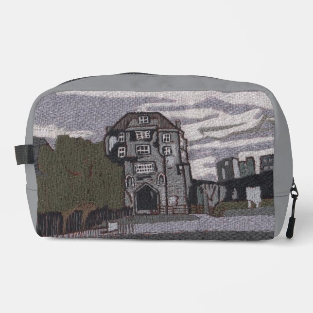 Newcastle castle dopp kit (Front)