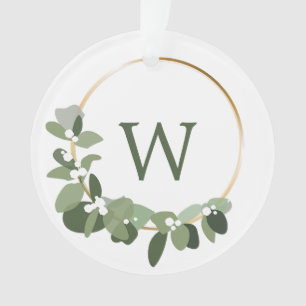 "Newlywed Bliss: Personalised First Christmas Wedd Ornament