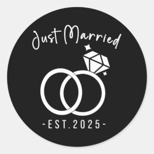 Newlyweds 2025 Bride And Groom Wedding Planners Ju Classic Round Sticker