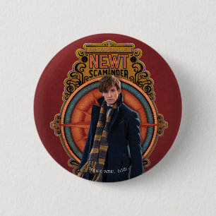 NEWT SCAMANDER™ Standing Art Nouveau Panel 6 Cm Round Badge
