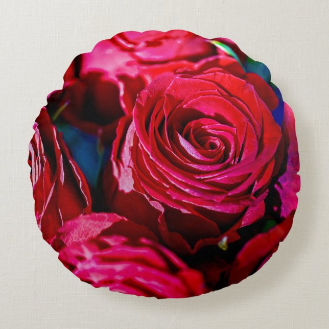 Nice Bunch Of Red Roses Round Cushion (Front)