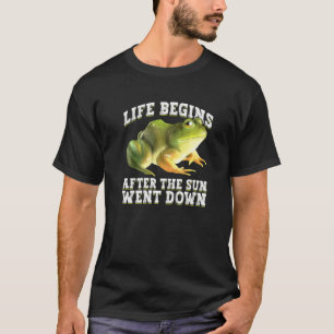 Night Gigging And Frog Catching T-Shirt