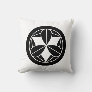 Nine bamboo leaves in circle cushion